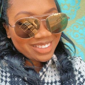 Meet your Posher, Mia